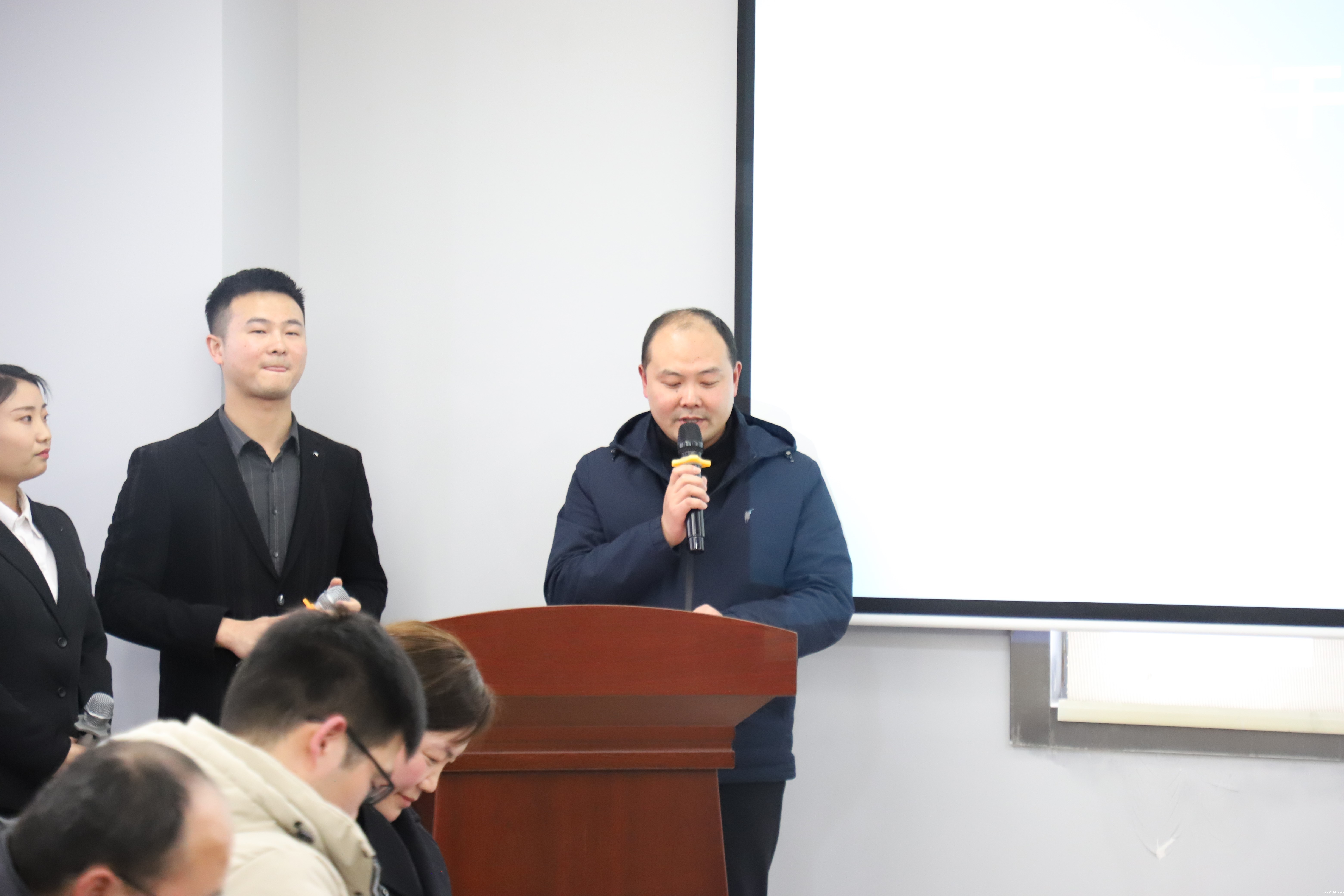 1645247262278408.jpg 管理干部发言.jpg